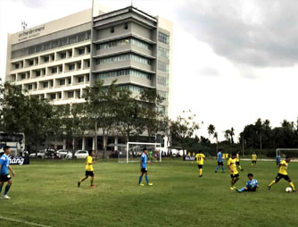 瑞嘉普大学举办了泰国大学生足球联谊赛